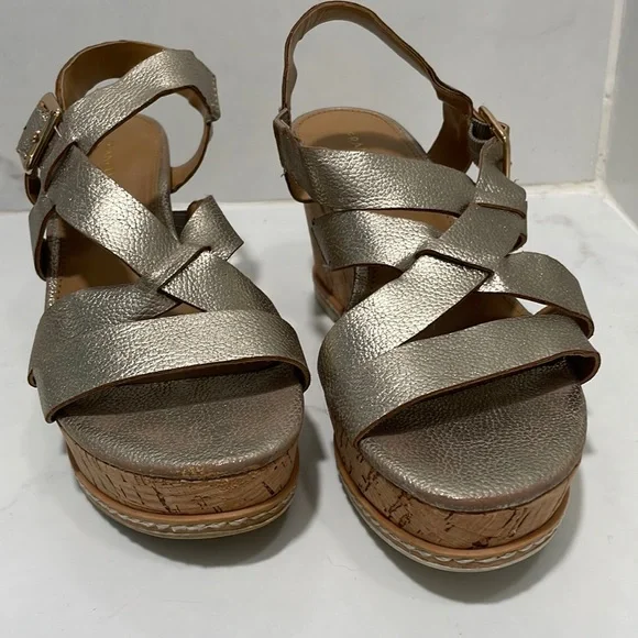 Franco Sarto Gold Wedges - Picture 6 of 9